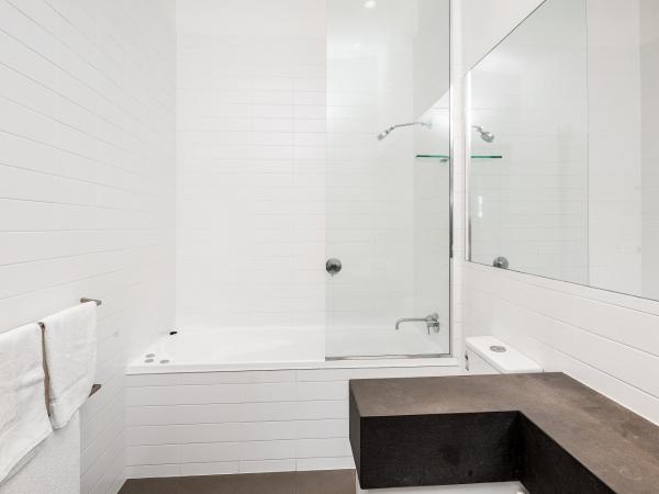 Byron Butter Factory Apartments : photo 9 de la chambre three-bedroom loft apartment - butter factory #14