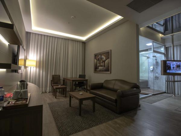 Best Western Premier Karsiyaka Convention & Spa Hotel : photo 2 de la chambre suite lit king-size premier - vue panoramique