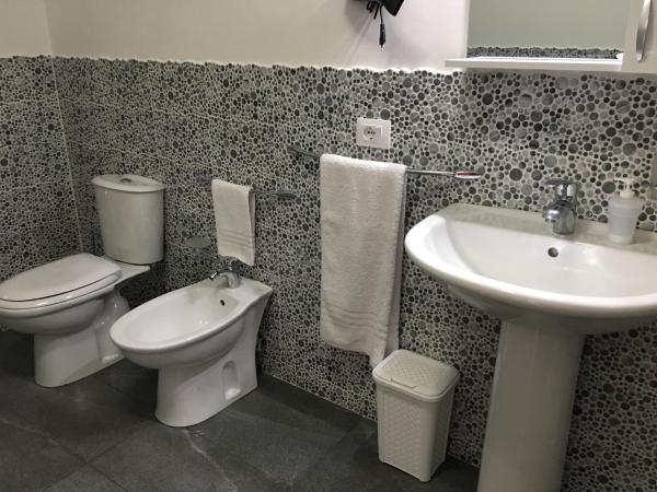 Al Chiaro Di Luna : photo 5 de la chambre chambre double ou lits jumeaux supérieure avec salle de bains privative