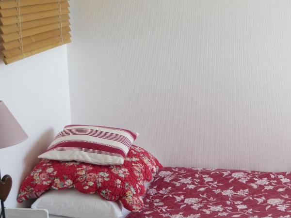 Hôtel Les Embruns Sables d'Olonne : photo 3 de la chambre chambre familiale standard