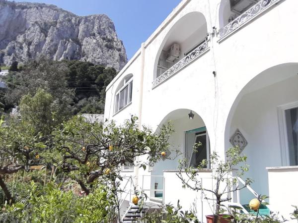 Villa Striano Capri : photo 1 de la chambre chambre double deluxe avec balcon