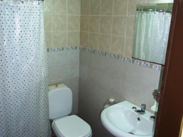 Hostal Namaste : photo 10 de la chambre chambre double avec salle de bains privative