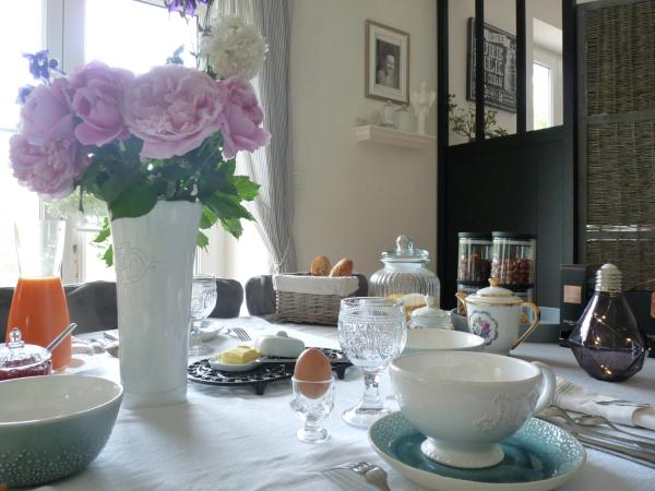 La Grange d'Hélène : photo 1 de la chambre chambre double - vue sur jardin