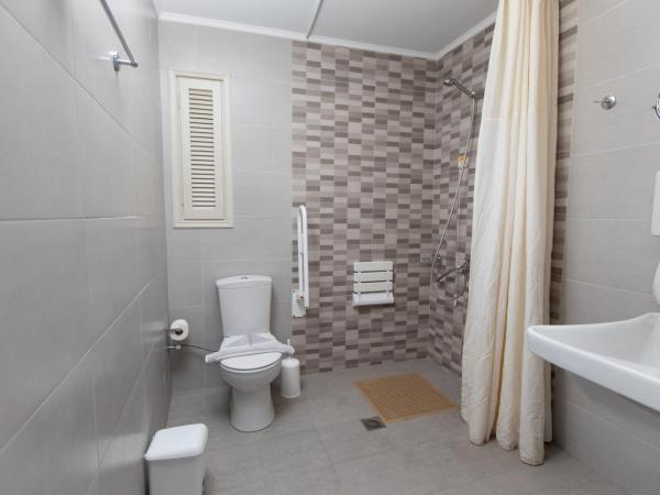 Anita Beach Hotel- Adults Only : photo 3 de la chambre chambre triple avec vue sur piscine