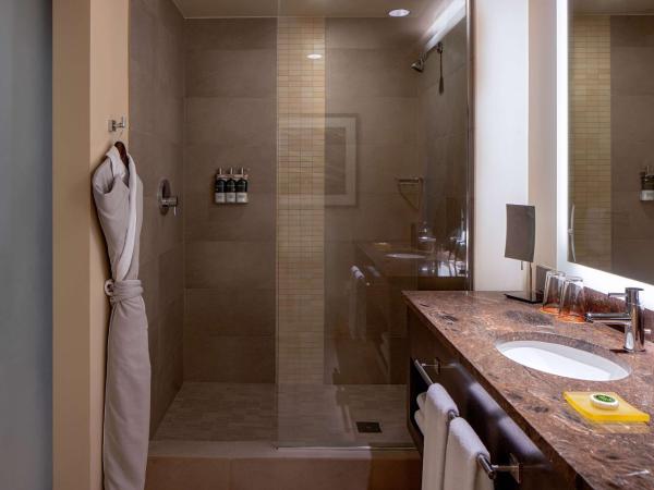 Hyatt at Olive 8 : photo 4 de la chambre chambre d'angle lit king-size