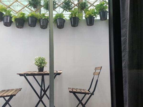 Haus Sathorn 21 : photo 7 de la chambre chambre double avec terrasse