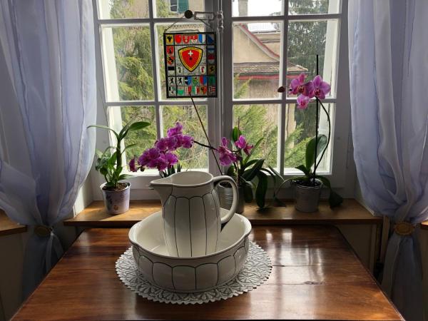 Bed and Breakfast Wildrose : photo 1 de la chambre chambre lits jumeaux avec salle de bains privative séparée