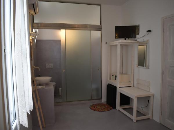 Andriani's Guest House : photo 5 de la chambre chambre double