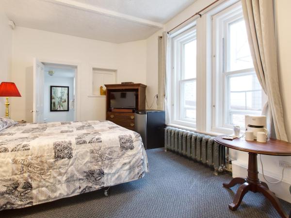 Hotel Le Cavalier Du Moulin : photo 2 de la chambre chambre supérieure lit queen-size