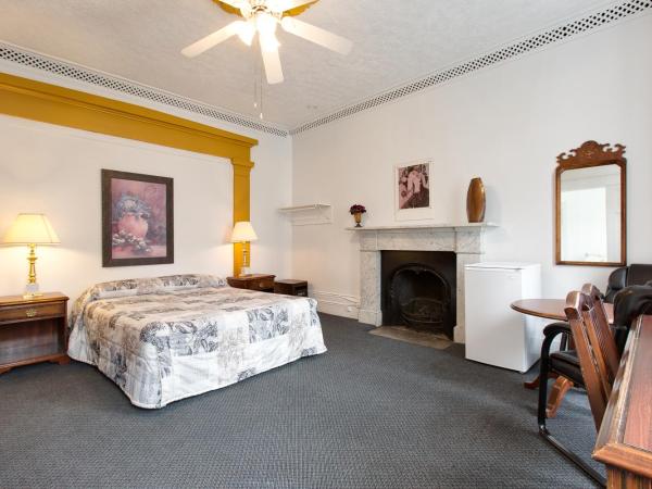 Hotel Le Cavalier Du Moulin : photo 3 de la chambre chambre supérieure lit queen-size