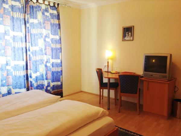 Hotel Goldener Adler : photo 2 de la chambre chambre quadruple