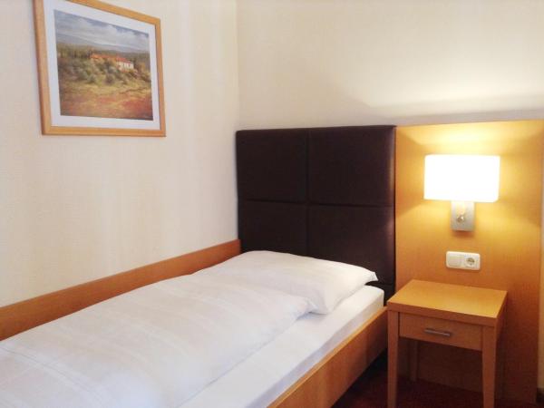 Hotel Goldener Adler : photo 1 de la chambre chambre simple