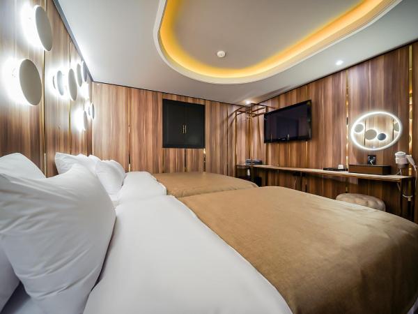 THE GRAY HOTEL : photo 2 de la chambre chambre deluxe double ou lits jumeaux