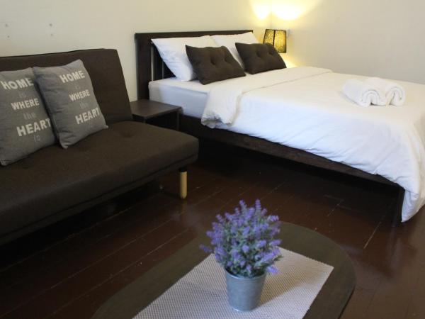 24 Kimberley : photo 2 de la chambre chambre lit queen-size avec salle de bains commune