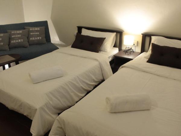 24 Kimberley : photo 5 de la chambre chambre lits jumeaux avec salle de bains commune