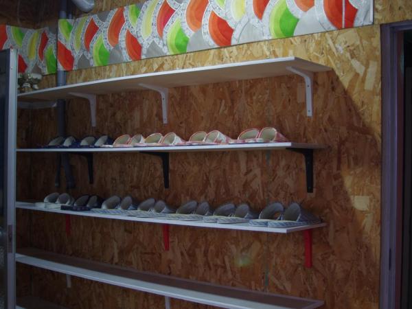 Kichinan : photo 5 de la chambre chambre quadruple avec salle de bains commune