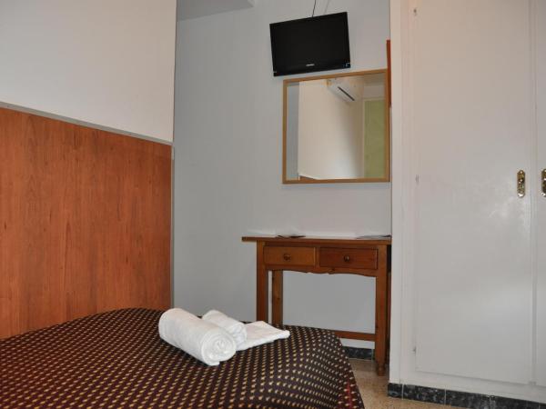 Hostal - Pensión El Amigo : photo 2 de la chambre chambre simple