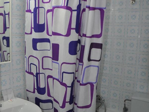 Hostal - Pensión El Amigo : photo 8 de la chambre chambre double avec balcon