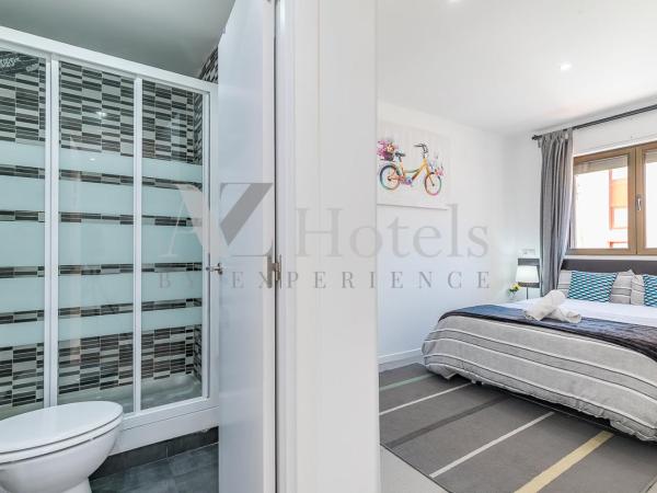 AYZ Sierra de Meira - Auto check-in property : photo 7 de la chambre chambre double avec salle de bains privative