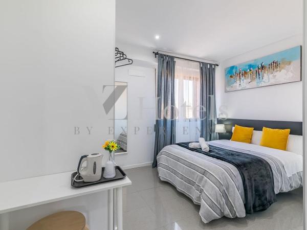 AYZ Sierra de Meira - Auto check-in property : photo 1 de la chambre chambre double avec salle de bains privative