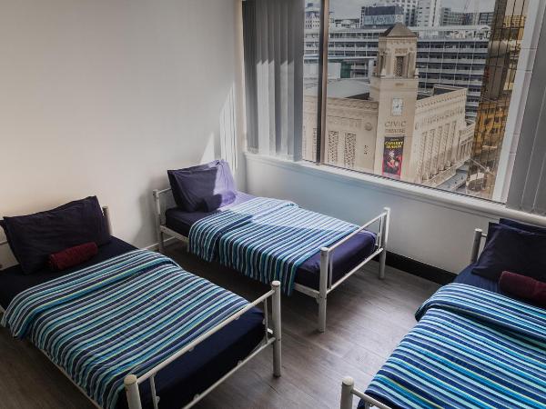 Choice Backpackers : photo 4 de la chambre chambre triple avec salle de bains privative