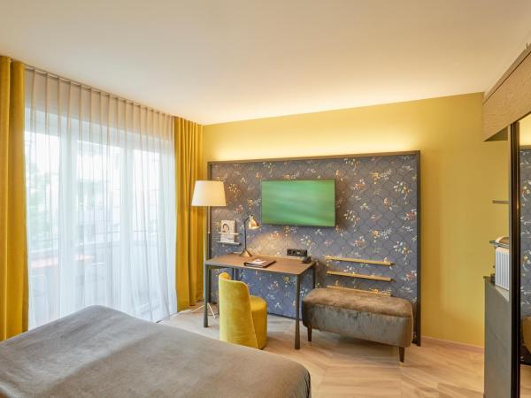 Boutique Hotel Seefeld : photo 2 de la chambre chambre lit king-size standard - côté rue