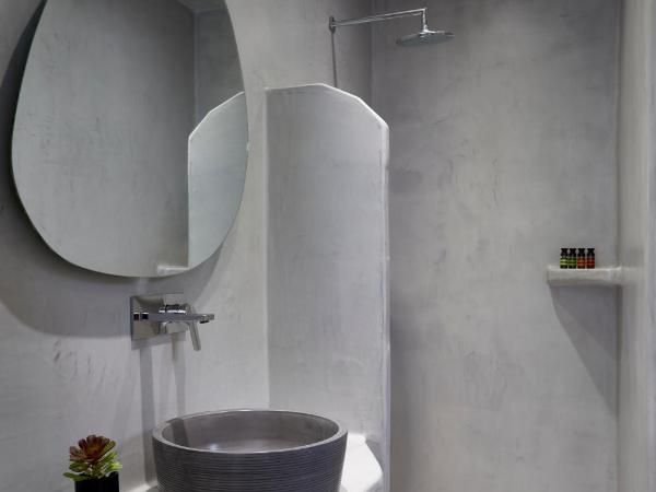 Kalisti Hotel & Suites : photo 8 de la chambre suite Élégante avec balcon privé