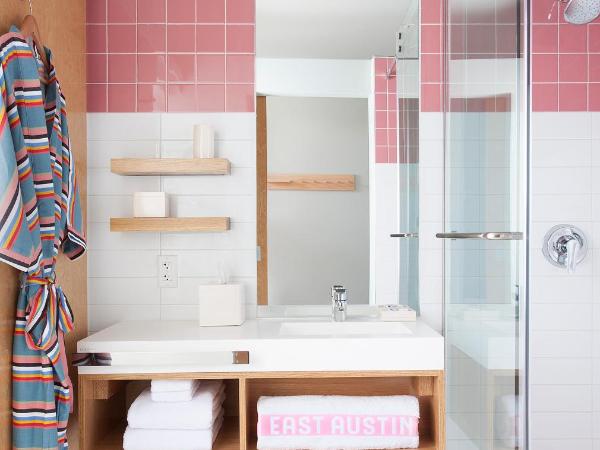 East Austin Hotel : photo 2 de la chambre poolside double queen room with patio/balcony