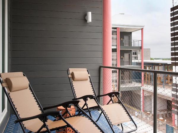East Austin Hotel : photo 3 de la chambre poolside double queen room with patio/balcony