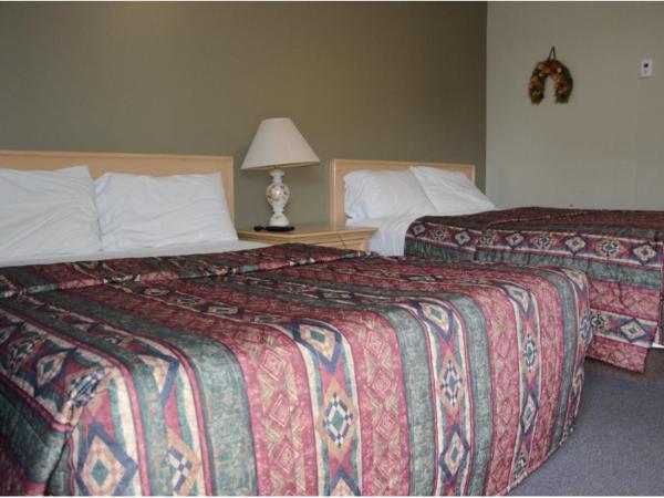 Trans Canada Motel : photo 1 de la chambre chambre avec 2 grands lits queen-size 