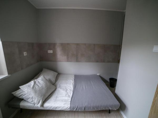 Pokoje blisko Starego Miasta - rooms for rent : photo 1 de la chambre chambre double