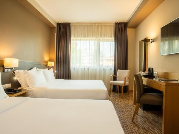 HF Tuela Porto : photo 2 de la chambre chambre lits jumeaux plus (4 adultes)