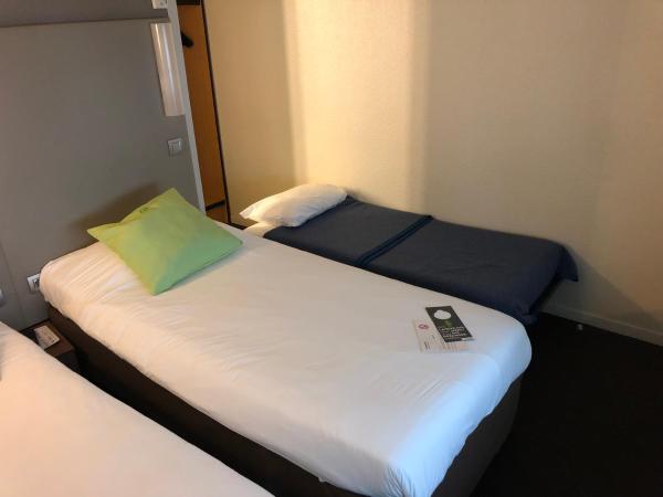 Campanile Marseille Saint Antoine : photo 2 de la chambre chambre lits jumeaux avec 1 lit junior (10 ans et moins)