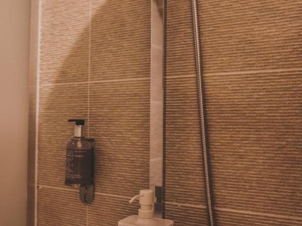 Hôtel Hors-Château - Liège Centre Historique : photo 9 de la chambre suite