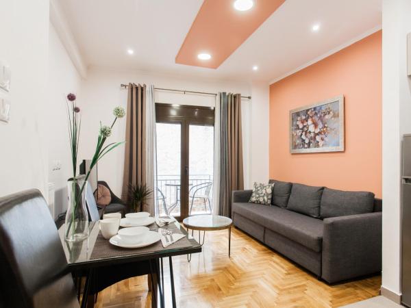 Nicholas Point Apartments and Rooms : photo 5 de la chambre appartement avec balcon