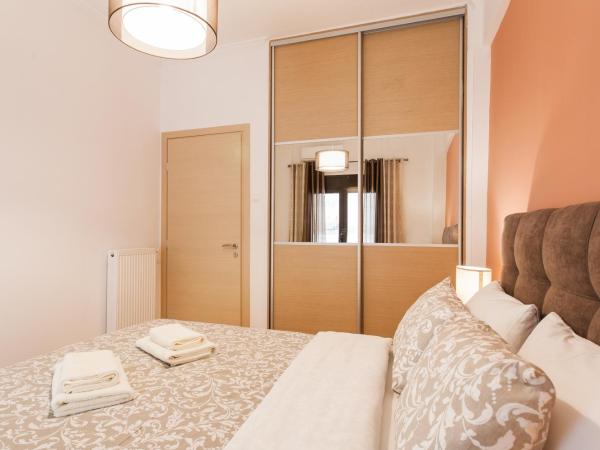 Nicholas Point Apartments and Rooms : photo 3 de la chambre appartement avec balcon