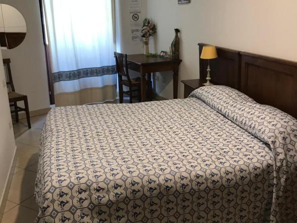 L'Antica Torre Caralis Holiday : photo 8 de la chambre grande chambre double ou lits jumeaux