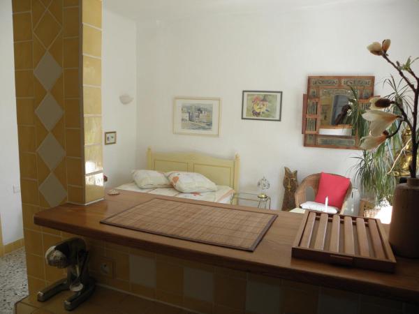 Villa Ingrid : photo 1 de la chambre studio avec terrasse (2 adultes)