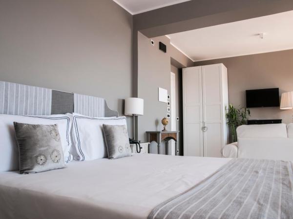 Villa Le Terrazze Charming Rooms : photo 8 de la chambre suite avec terrasse 