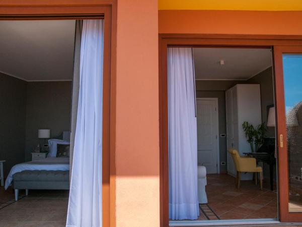 Villa Le Terrazze Charming Rooms : photo 6 de la chambre suite avec terrasse 