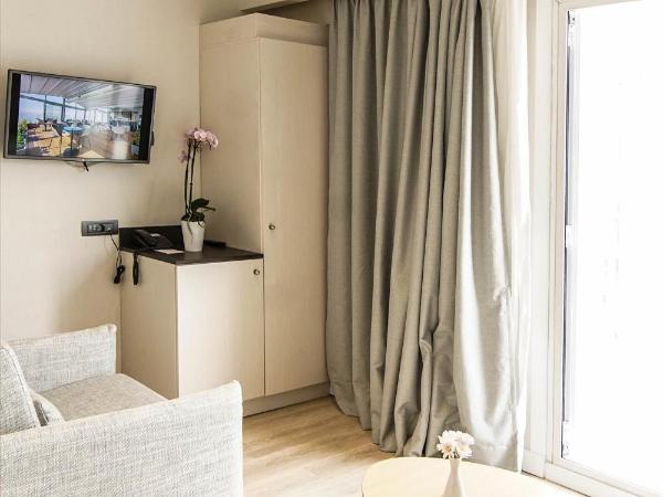 Athens Cypria Hotel : photo 3 de la chambre suite junior avec balcon