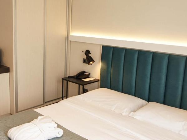Athens Cypria Hotel : photo 2 de la chambre suite junior avec balcon