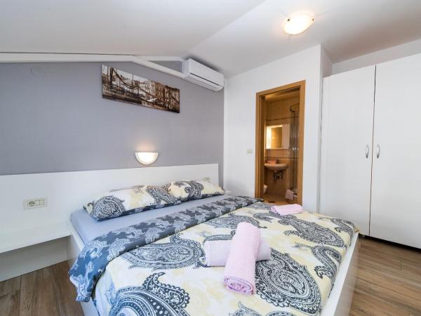 Guest House Berto : photo 1 de la chambre chambre double avec balcon - vue sur mer