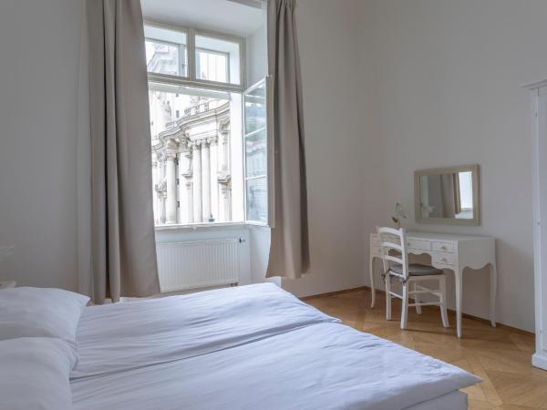 Three Golden Crowns Apartments : photo 2 de la chambre appartement deluxe