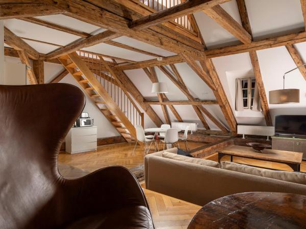 Three Golden Crowns Apartments : photo 1 de la chambre loft