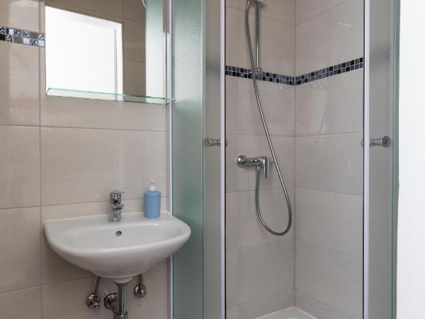 Begović Guest House : photo 9 de la chambre chambre simple avec balcon