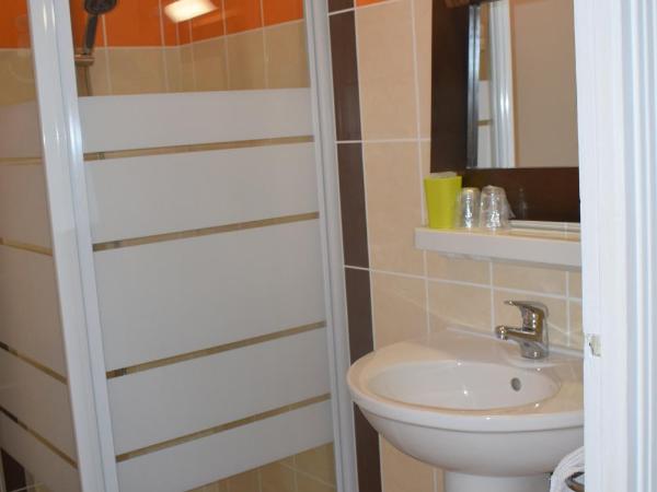 Hôtel du Commerce : photo 5 de la chambre chambre double