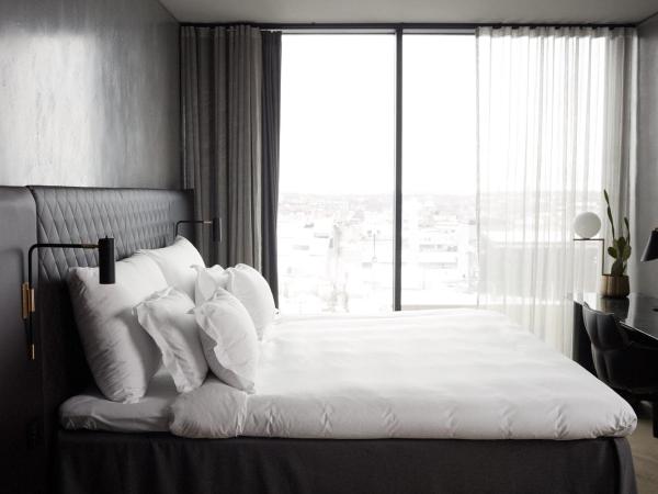 At Six : photo 8 de la chambre suite présidentielle