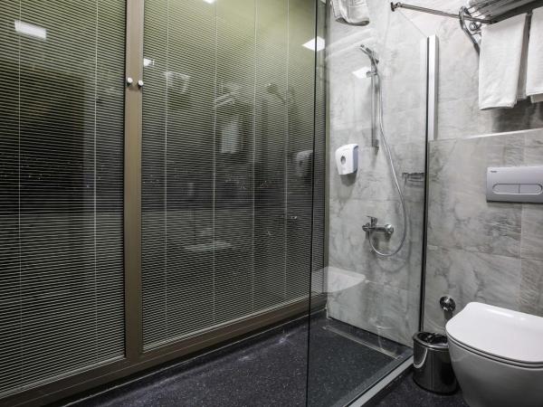 Best Western Premier Karsiyaka Convention & Spa Hotel : photo 8 de la chambre chambre lit king-size avec vue panoramique