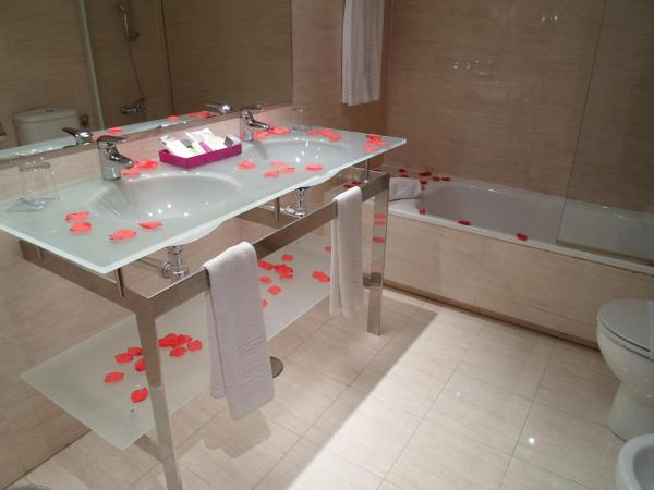 Zenit Lleida : photo 4 de la chambre forfait romantique - chambre double standard